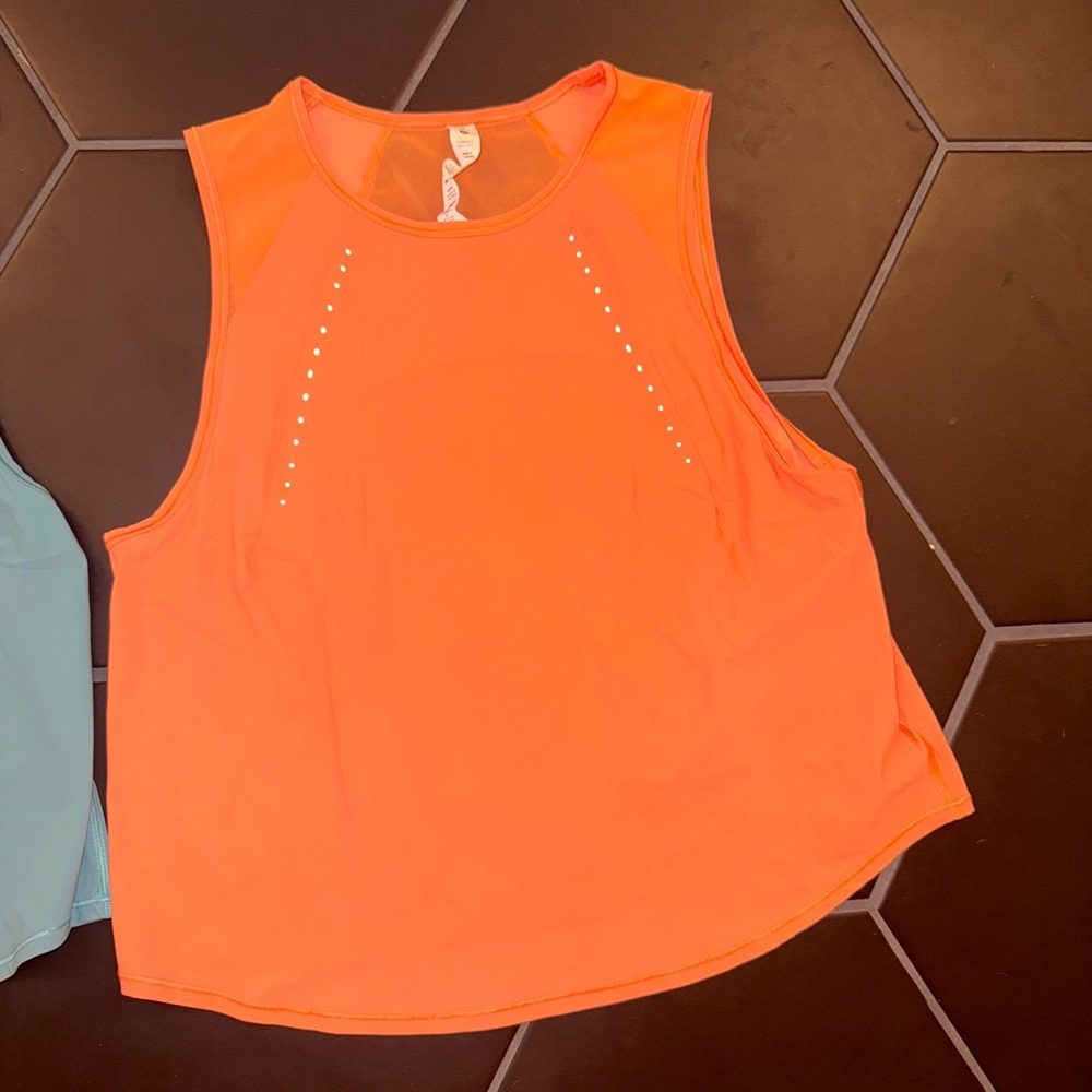 Lululemon tank